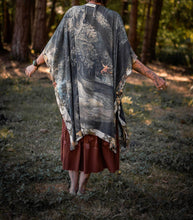 Load image into Gallery viewer, Luxury Art Duster Kimono Robe, multiple styles