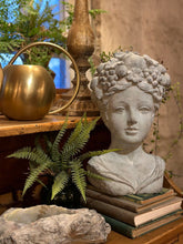 Load image into Gallery viewer, Cement Kore Planter
