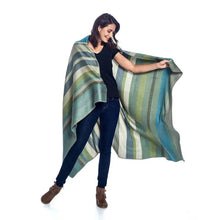 Load image into Gallery viewer, Genuine Alpaca Throw, multiple styles