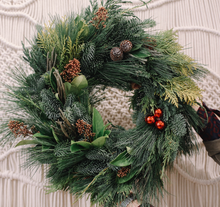 Load image into Gallery viewer, Deluxe Holiday Wreath Workshop