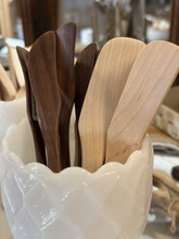 Load image into Gallery viewer, Artisanal Maple Spreader