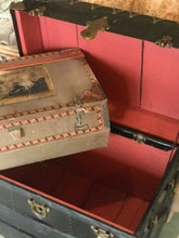 Load image into Gallery viewer, Taylor's of Chicago Trunk