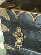 Load image into Gallery viewer, Taylor's of Chicago Trunk