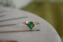 Load image into Gallery viewer, 10k Green Heart Estate Ring
