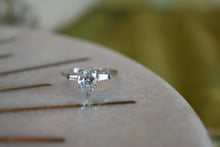 Load image into Gallery viewer, 14k White Topaz Estate Ring
