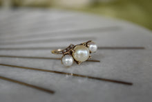 Load image into Gallery viewer, 10Kt Multi-Pearl Antique Ring
