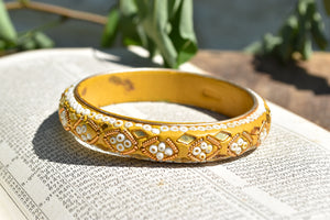 White & Golden Beaded Bracelet