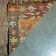 Load image into Gallery viewer, Vintage Kilim Rug
