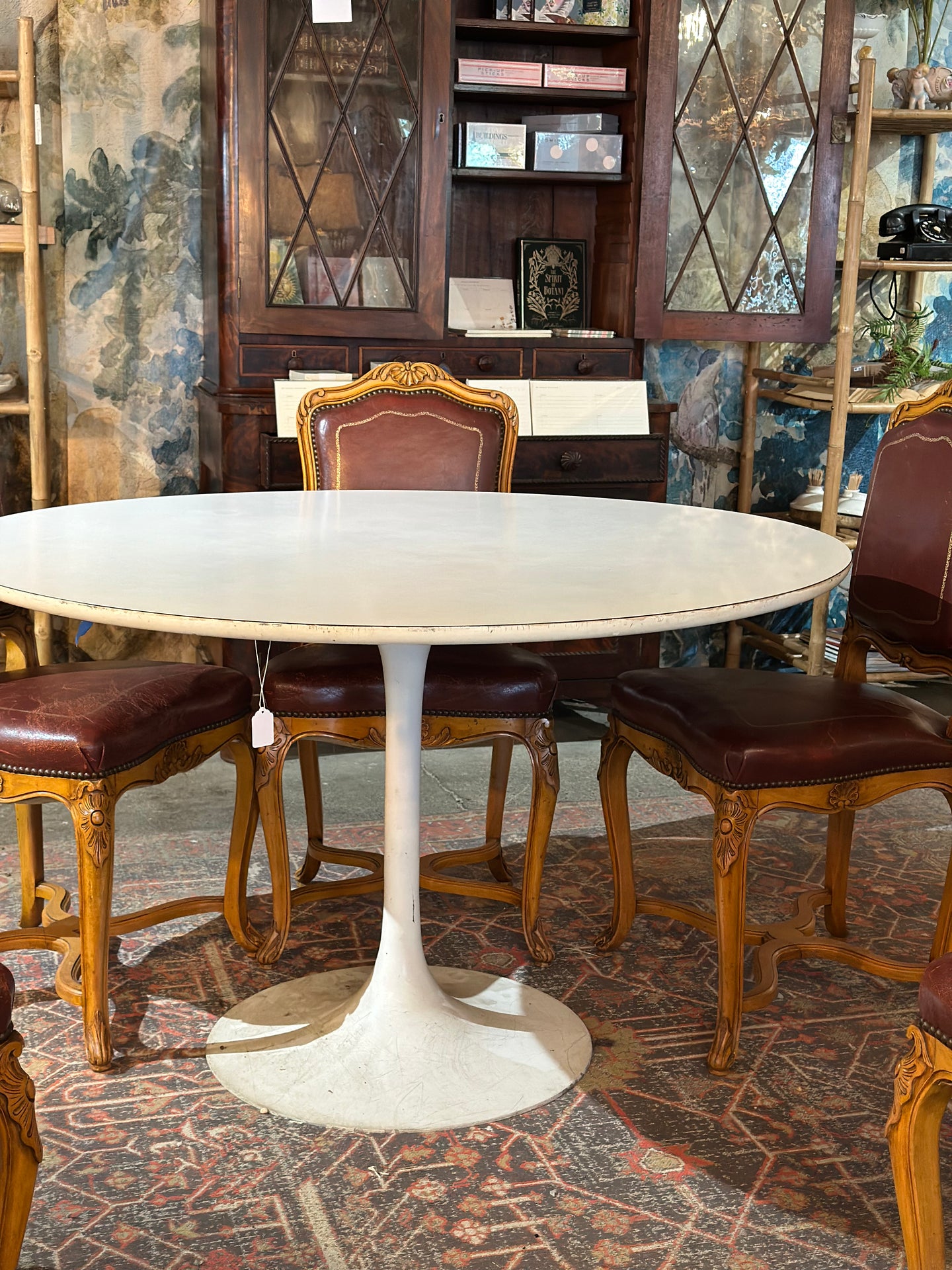 Midcentury Saarinen Tulip Table