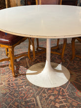Load image into Gallery viewer, Midcentury Saarinen Tulip Table

