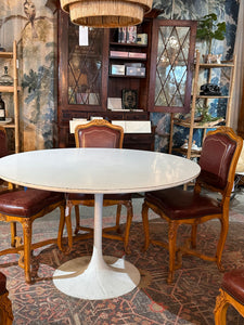 Midcentury Saarinen Tulip Table