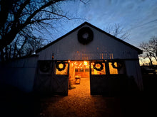 Load image into Gallery viewer, Deluxe Holiday Wreath Workshop
