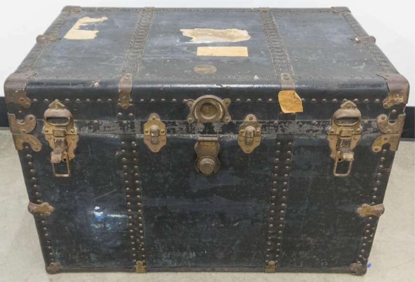 Wellen E. Son Globetrotter Trunk