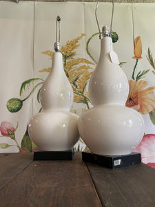 Groovy White Lamp