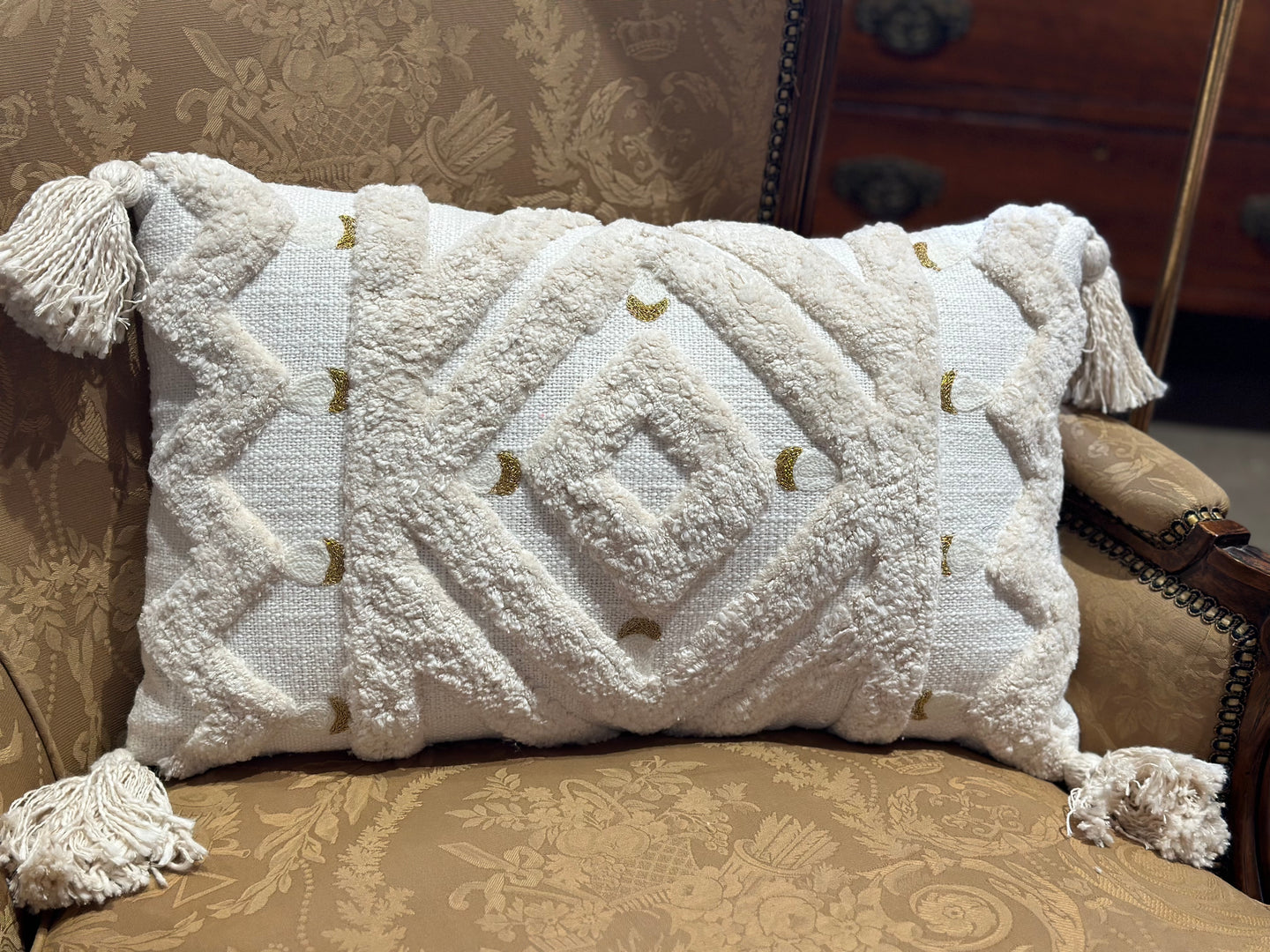 Tufted Cotton Lumbar Pillow